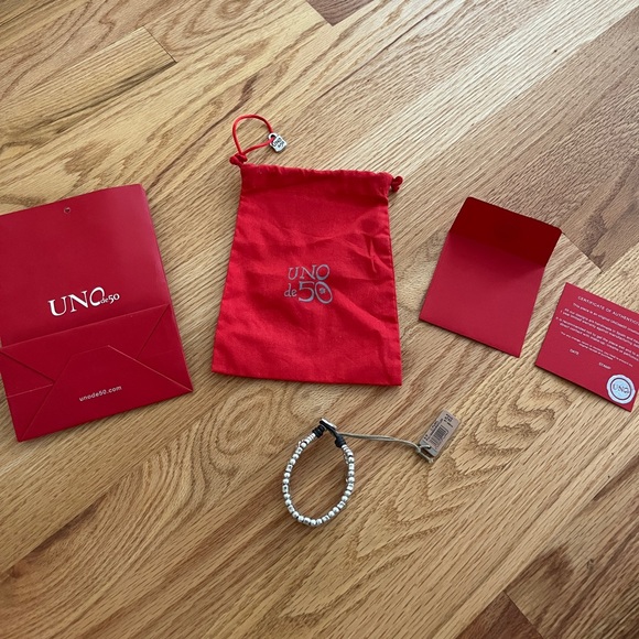 Uno de 50 bracelet "Guardian" Purple oval crystal Cuff Bracelet - Picture 3 of 4